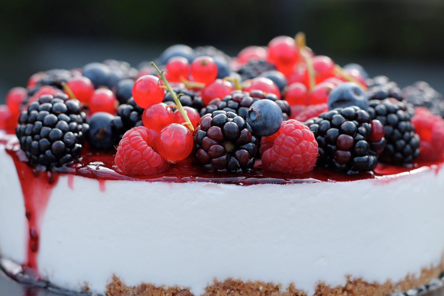 Red berry cheesecake